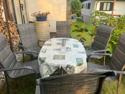 Ein Garten an der Unterkunft Bergpanorama