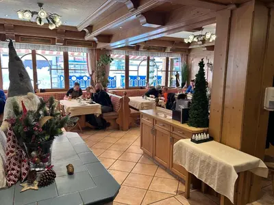 Ein Restaurant oder anderes Speiselokal in der Unterkunft Appartement 412 Kunners Oostenrijk