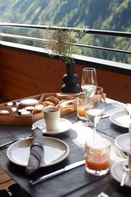 Getränke in der Unterkunft Alpenstolz Damüls Haus 1 - Stilvoll urlauben in den Bergen