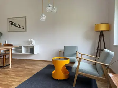 Ein Sitzbereich in der Unterkunft Gamsfels Petronella Galeriewohnung