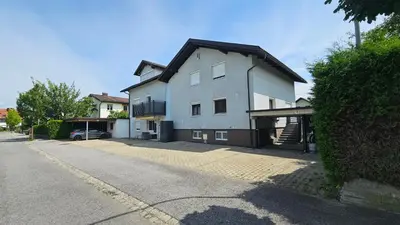 Das Gebäude in dem sich die Ferienwohnung befindet