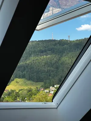 Ein allgemeiner Bergblick oder ein Berglick von der Ferienwohnung aus