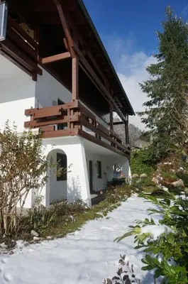 Das Gebäude in dem sich die Ferienwohnung befindet