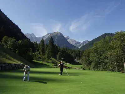 Ein allgemeiner Bergblick oder ein Berglick von der Pension aus