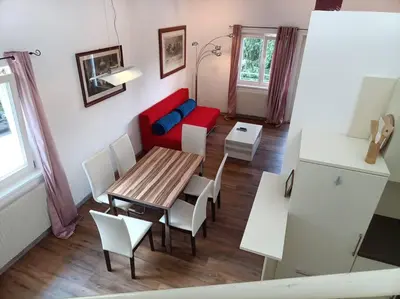 Ein Sitzbereich in der Unterkunft Art House by Dimai