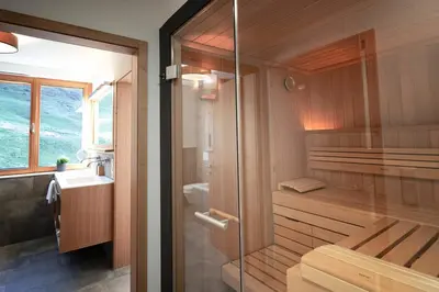 Ein Badezimmer in der Unterkunft Berg Aparts - Top 6 - Faschina - mit Sauna & 2 Bädern