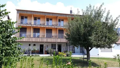 Das Gebäude in dem sich das Bed & Breakfast befindet