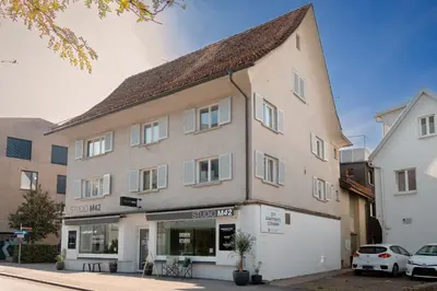 Das Gebäude in dem sich die Ferienwohnung befindet