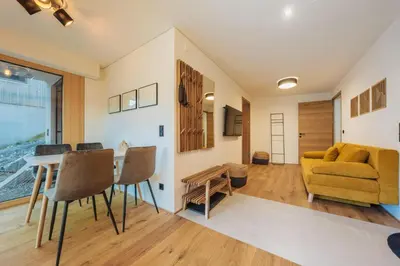 Ein Sitzbereich in der Unterkunft Ferienwohnung Schiebakopf