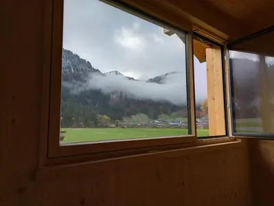 Ein allgemeiner Bergblick oder ein Berglick von der Ferienwohnung aus
