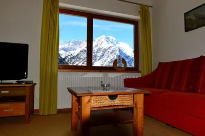 Ein allgemeiner Bergblick oder ein Berglick von der Ferienwohnung aus