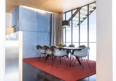 Ein Sitzbereich in der Unterkunft berg:doktr appartements