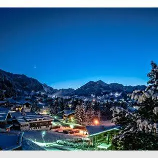 Ein allgemeiner Bergblick oder ein Berglick von der Ferienwohnung aus