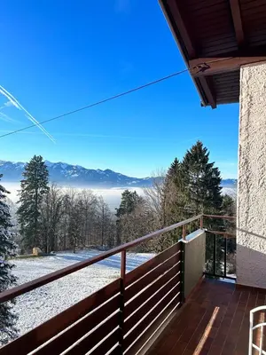 Ein allgemeiner Bergblick oder ein Berglick von der Ferienwohnung aus