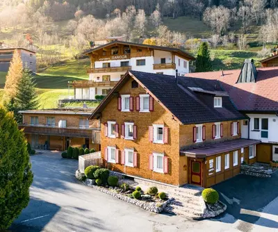 Das Gebäude in dem sich die Ferienwohnung befindet