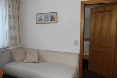 Ein Sitzbereich in der Unterkunft Ferienwohnung Grienwald