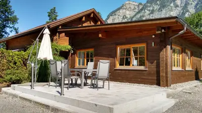 Ein allgemeiner Bergblick oder ein Berglick von der Ferienwohnung aus