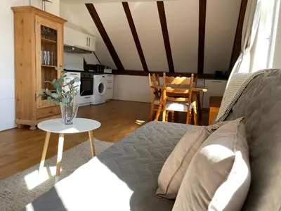 Ein Sitzbereich in der Unterkunft Studio im Zentrum von Lochau, #5