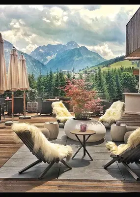 Ein allgemeiner Bergblick oder ein Berglick von des Hotels aus