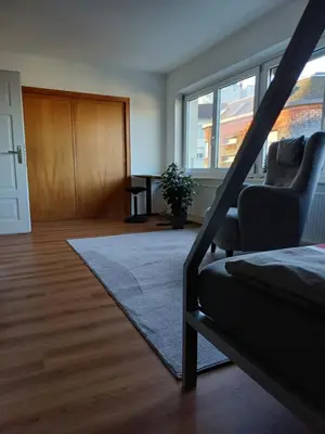Ein Sitzbereich in der Unterkunft Ruhige Stadtwohnung, 107 m2