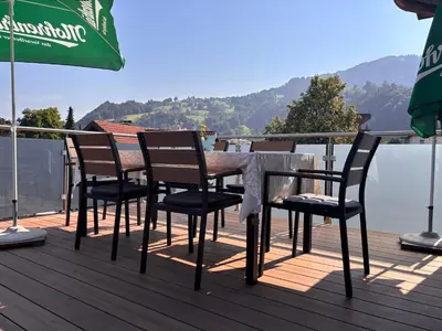 Ein allgemeiner Bergblick oder ein Berglick von der Ferienwohnung aus