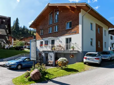 Das Gebäude in dem sich die Ferienwohnung befindet