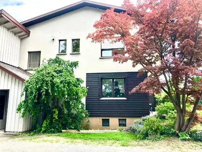 Das Gebäude in dem sich die Ferienwohnung befindet