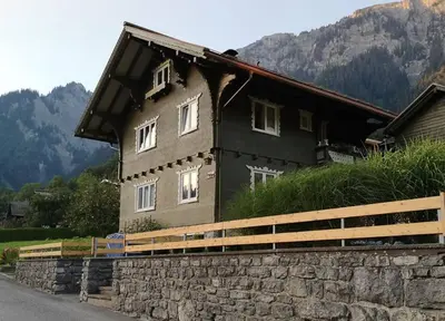 Ein allgemeiner Bergblick oder ein Berglick von der Ferienwohnung aus
