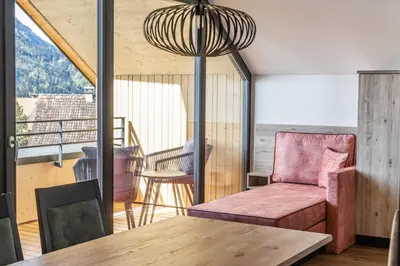 Ein Sitzbereich in der Unterkunft Alpen Krone by Maier - Dornbirn