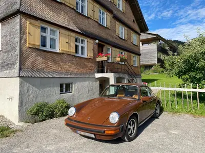 Das Gebäude in dem sich das Ferienhaus befindet