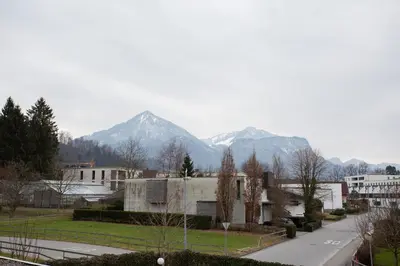Ein allgemeiner Bergblick oder ein Berglick von der Ferienwohnung aus