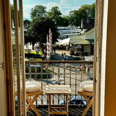 Ferienwohnung mit Balkon und Seeblick