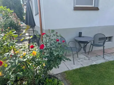Ein Garten an der Unterkunft Rheinblick Ferienwohnung