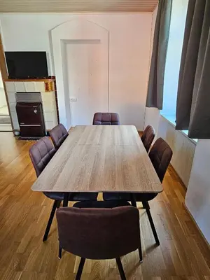 Ein Sitzbereich in der Unterkunft Zeitlose Altbauwohnung Bregenz am See