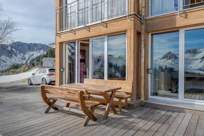 Ein allgemeiner Bergblick oder ein Berglick von der Ferienwohnung aus