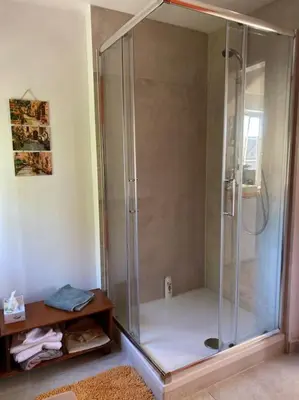 Ein Badezimmer in der Unterkunft Dachwohnung im Villenviertel