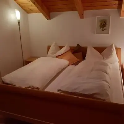 Vermiete ein Doppelzimmer in einem Holzhaus