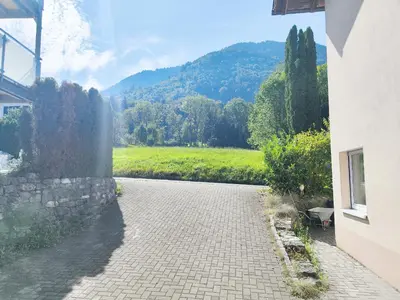 Ein allgemeiner Bergblick oder ein Berglick von der Ferienwohnung aus