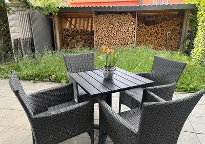 Ein Garten an der Unterkunft Charmante Ferienwohnung in bester Lage