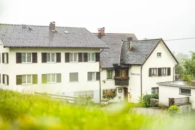 Das Gebäude in dem sich die Pension befindet