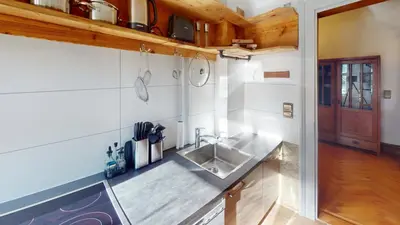 Küche/Küchenzeile in der Unterkunft CROWN LIVING Villa Schillerstraße Dornbirn - Historisches Wohnen, nostaltigsches Apartment, ideal für Feriengäste und Geschäftsreisende, Parkplatz, zentrumsnah, Self Check-in