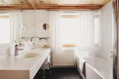 Ein Badezimmer in der Unterkunft Burg Hotel Lech am Arlberg