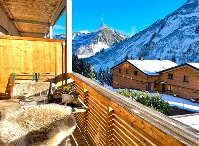 Ein allgemeiner Bergblick oder ein Berglick von der Ferienwohnung aus
