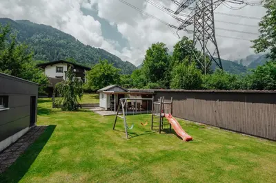Ein allgemeiner Bergblick oder ein Berglick von der Ferienwohnung aus