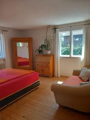 Ein Bett oder Betten in einem Zimmer der Unterkunft Large house with large garden