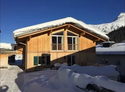 Ein allgemeiner Bergblick oder ein Berglick von der Ferienwohnung aus