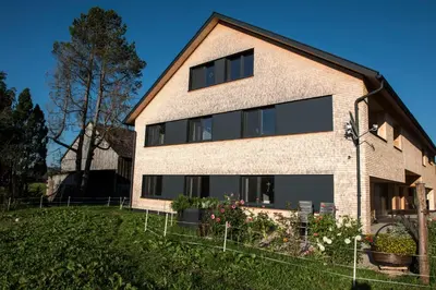 Das Gebäude in dem sich die Ferienwohnung befindet
