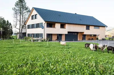 Ein Garten an der Unterkunft Ferienwohnung R45