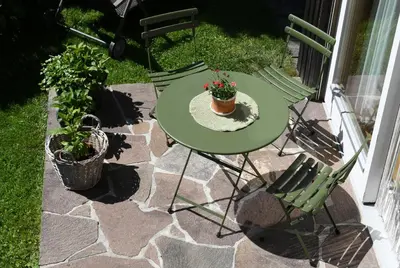 Ein Garten an der Unterkunft Ferienwohnung Lingg