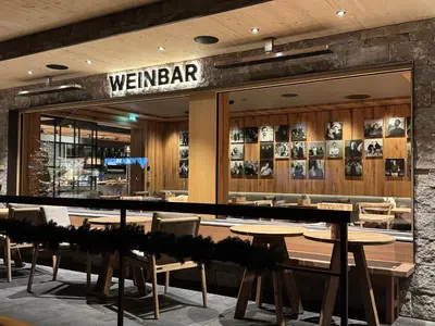 Ein Restaurant oder anderes Speiselokal in der Unterkunft Sandhof Apartments